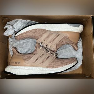 Women’s “Ash Pearl” ultra boost. Size 6.5. Never worn, brand new with box.